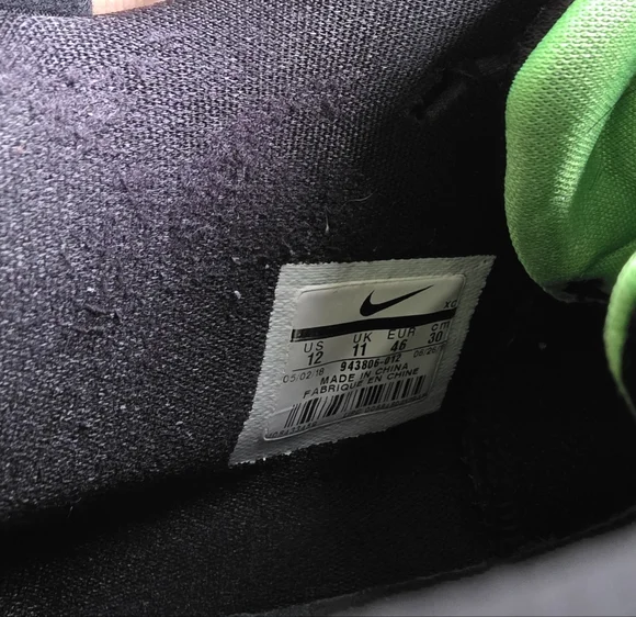 Nike Kyrie 4 Halloween - Picture 12 of 12